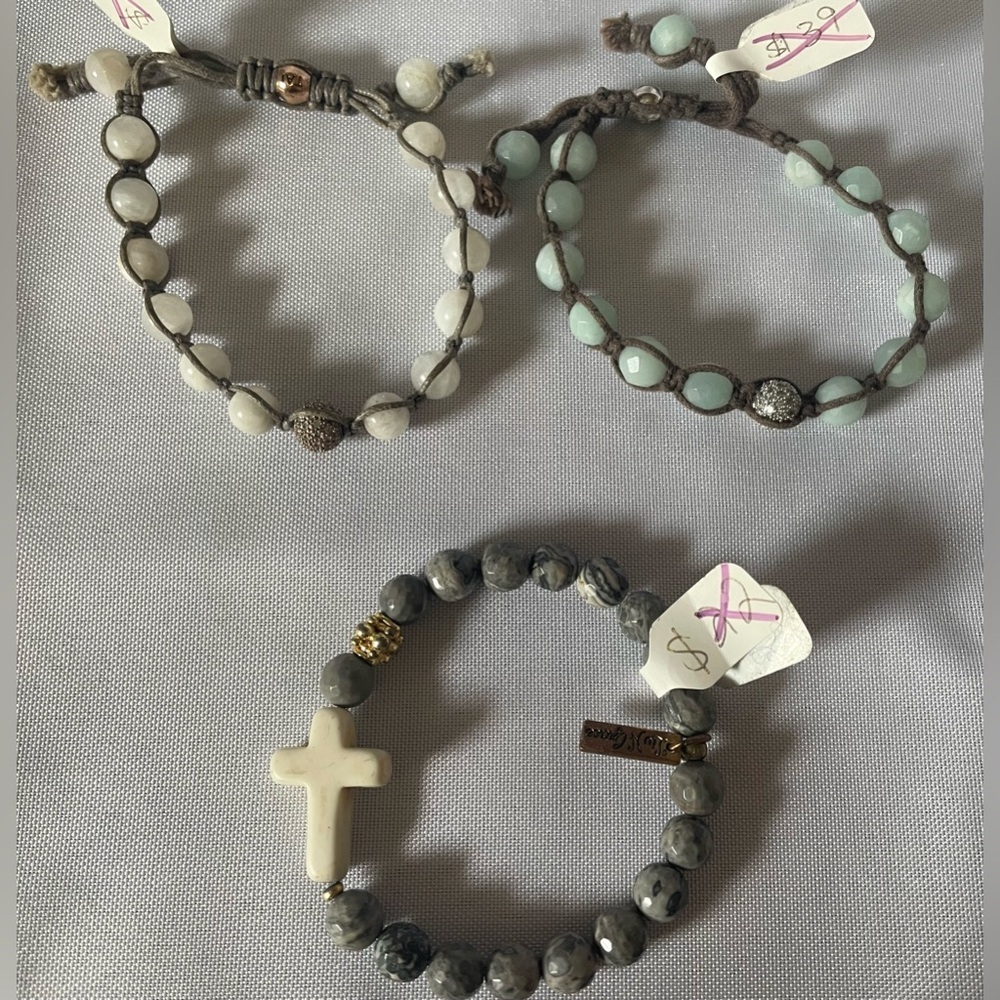 Set of three beaded bracelets - Picture 2 of 5